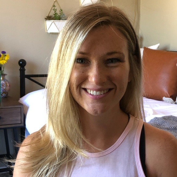 Meet your Posher, Jennifer - Picture 1 of 1